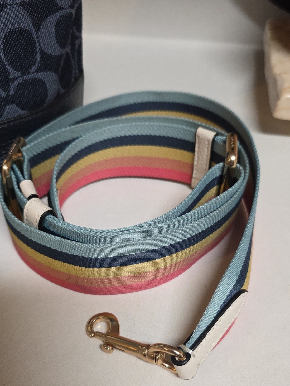 Coach Dempsey Drawstring Bucket Bag in signature denim with Wallet . - Picture 2 of 15